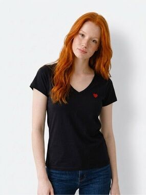 Women's Short Sleeve V-Neck Tee